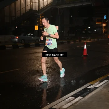 Runner Photo 7715024