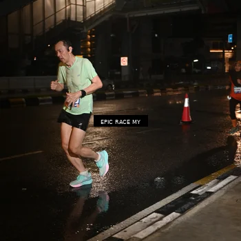 Runner Photo 7715025