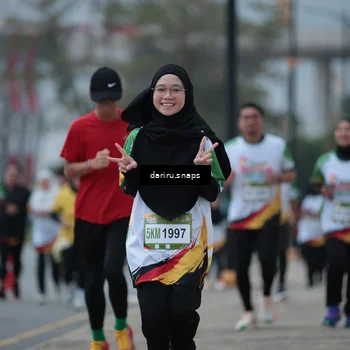 Runner Photo 7715029