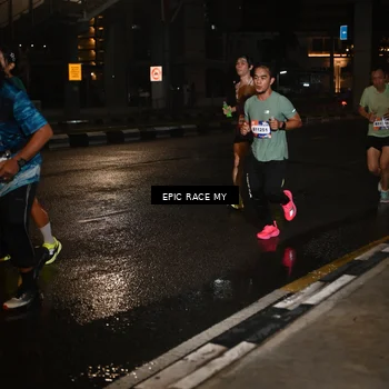 Runner Photo 7715046