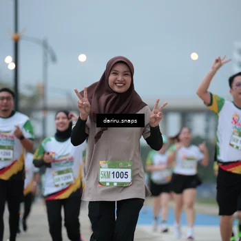 Runner Photo 7715052