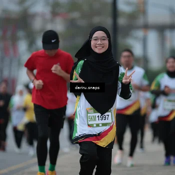 Runner Photo 7715064