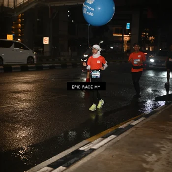 Runner Photo 7715075