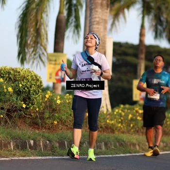 Runner Photo 7715090