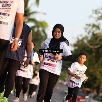 Runner Photo 7715100