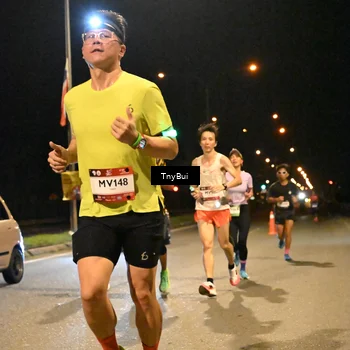 Runner Photo 7715107