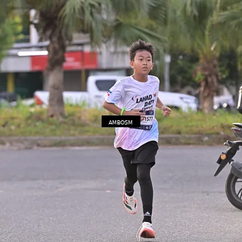 Runner Photo 7715112