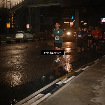 Runner Photo 7715117