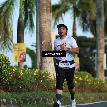 Runner Photo 7715129