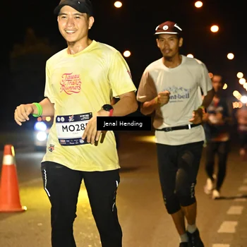 Runner Photo 7715135