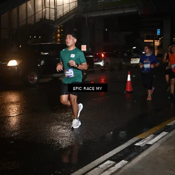 Runner Photo 7715137