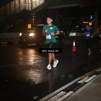 Runner Photo 7715139