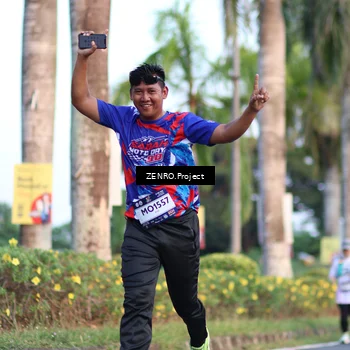 Runner Photo 7715154