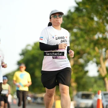 Runner Photo 7715156