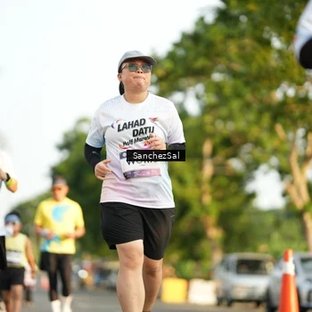 Runner Photo 7715158
