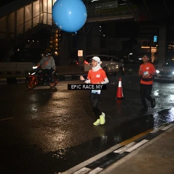 Runner Photo 7715159