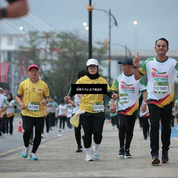 Runner Photo 7715179