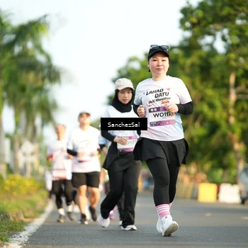 Runner Photo 7715192