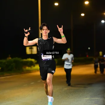 Runner Photo 7715198