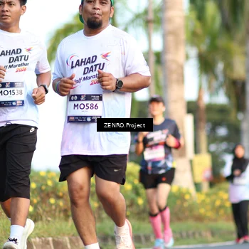 Runner Photo 7715231