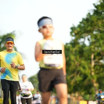 Runner Photo 7715256