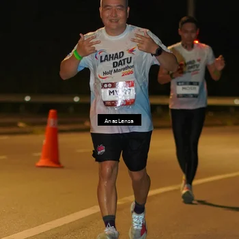 Runner Photo 7715275
