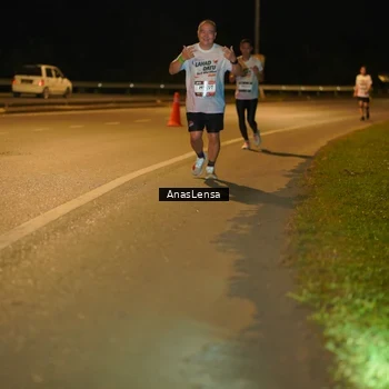 Runner Photo 7715281