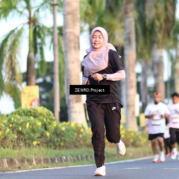 Runner Photo 7715286