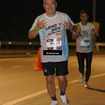 Runner Photo 7715287