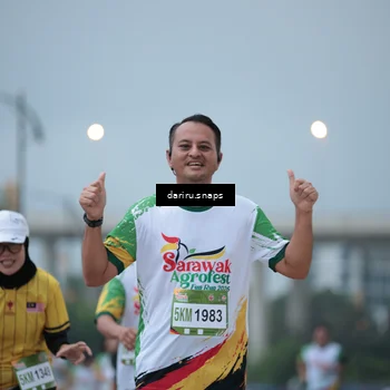 Runner Photo 7715295