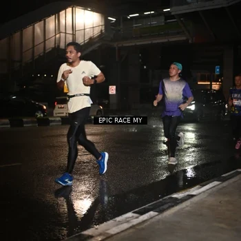 Runner Photo 7715300