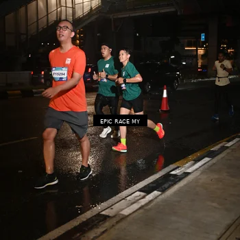 Runner Photo 7715309