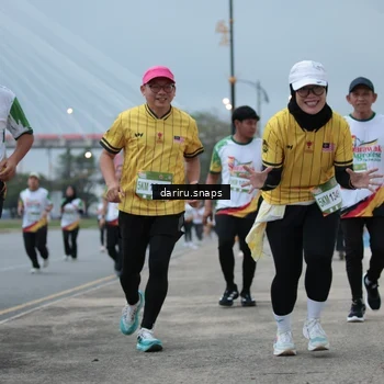 Runner Photo 7715322