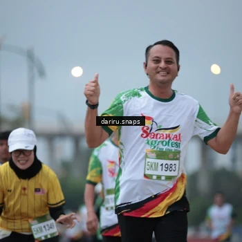 Runner Photo 7715328