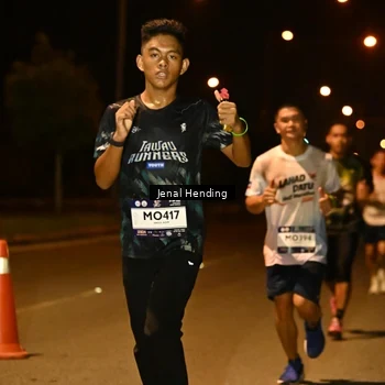 Runner Photo 7715330