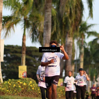 Runner Photo 7715337