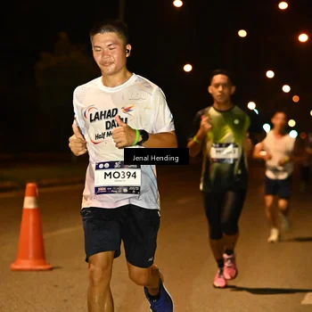 Runner Photo 7715340