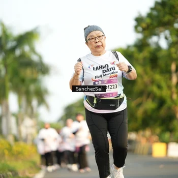 Runner Photo 7715342