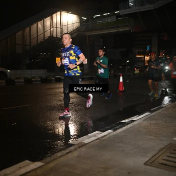 Runner Photo 7715344
