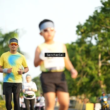 Runner Photo 7715359