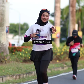 Runner Photo 7715364