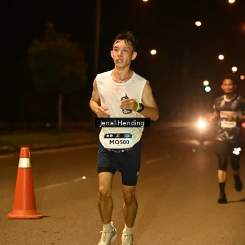 Runner Photo 7715371