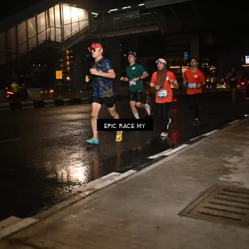 Runner Photo 7715374
