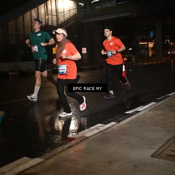 Runner Photo 7715376
