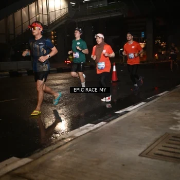 Runner Photo 7715382