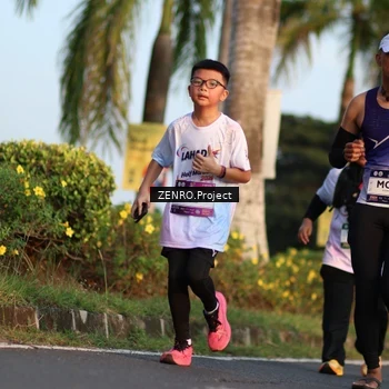 Runner Photo 7715384