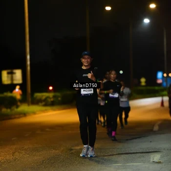 Runner Photo 7715393