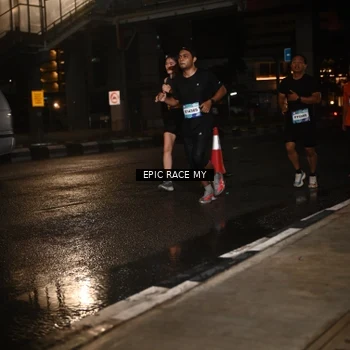 Runner Photo 7715402