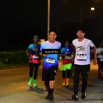 Runner Photo 7715409