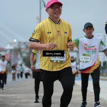 Runner Photo 7715413